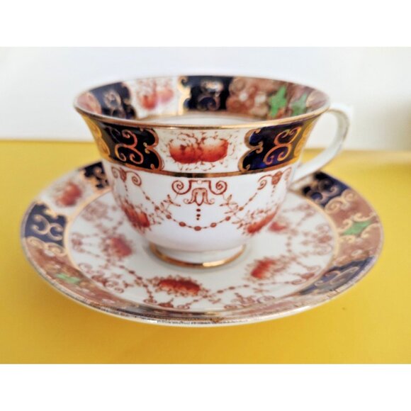 Antique Royal Albert Crown China Imari-style cup and saucer, 1920's - Picture 1 of 14